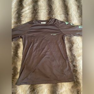 grey columbia shirt